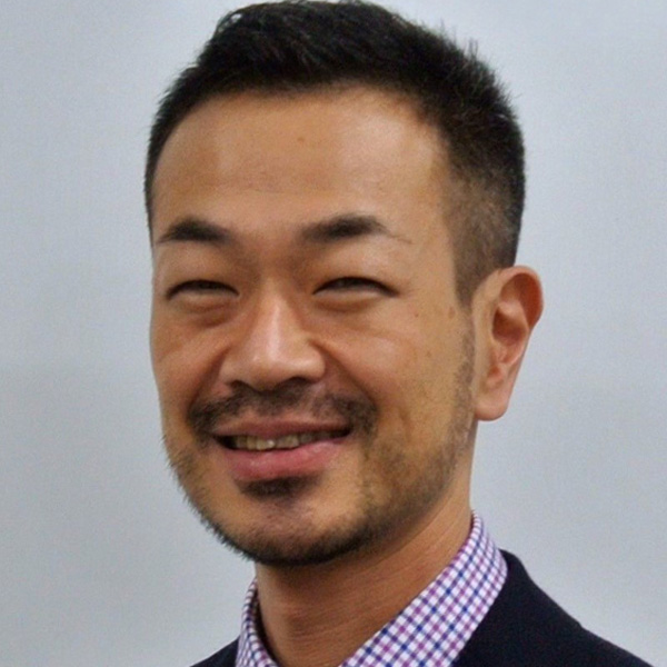 澤康臣（さわ・やすおみ）　ジャーナリスト、専修大学教授